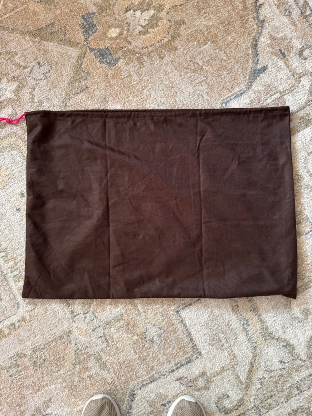 kate spade XL Brown Drawstring Dust Bag with Gold Logo and Pink Pull - Picture 3 of 3